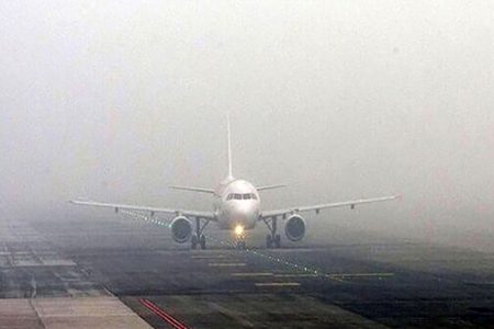 فرودگاه اهواز در مه فرو رفت/ ادامه لغو پروازهای اهواز به دلیل برودت هوا