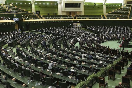 داوطلبان نمایندگی مجلس تا ۲۵ خرداد استعفا دهند