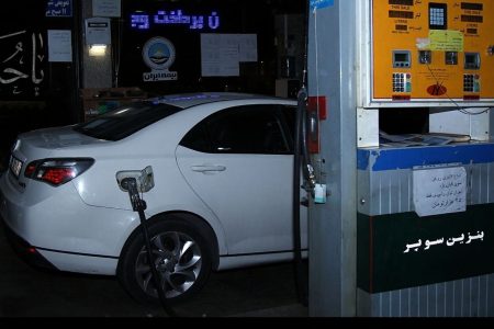 عرضه بنزین سوپر تا یک ماه آینده در جایگاه‌های منتخب
