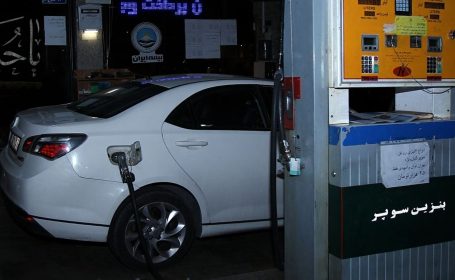 عرضه بنزین سوپر تا یک ماه آینده در جایگاه‌های منتخب