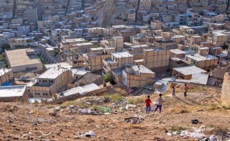 غفلت فرهنگی در حاشیه شهرها؛ زنگ خطری برای سرمایه اجتماعی کشور غفلت فرهنگی در حاشیه شهرها؛ زنگ خطری برای سرمایه اجتماعی کشور