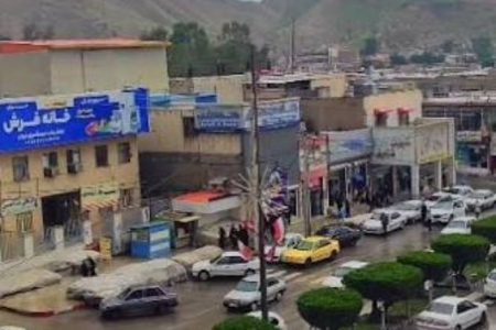 توقف  خودروها در ایستگاه‌های اتوبوس ، تقاطع‌ها و میادین شهر مسجدسلیمان؛✍️ حسین  بیداردل