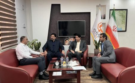 برگزاری نشست مشترک فرمانداران لالی و اندیکا با مدیر کل بنیاد مسکن خوزستان
