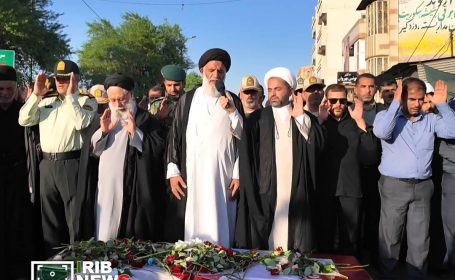 تشییع و خاکسپاری پیکر مطهر شهید مهرداد طاهری آرپناهی در شهر شرافت شوشتر تشییع و خاکسپاری پیکر مطهر شهید مهرداد طاهری آرپناهی در شهر شرافت شوشتر